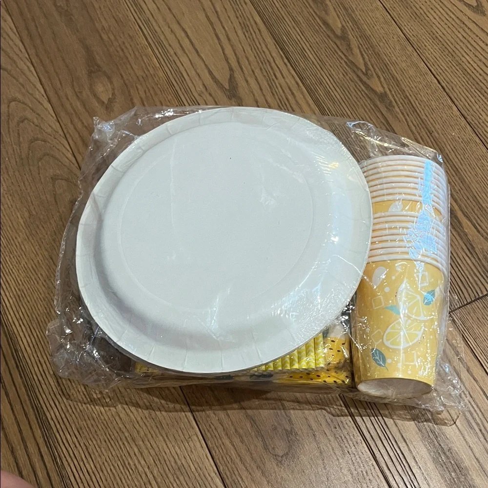Lemon Print Party Set with Cups and Napkins